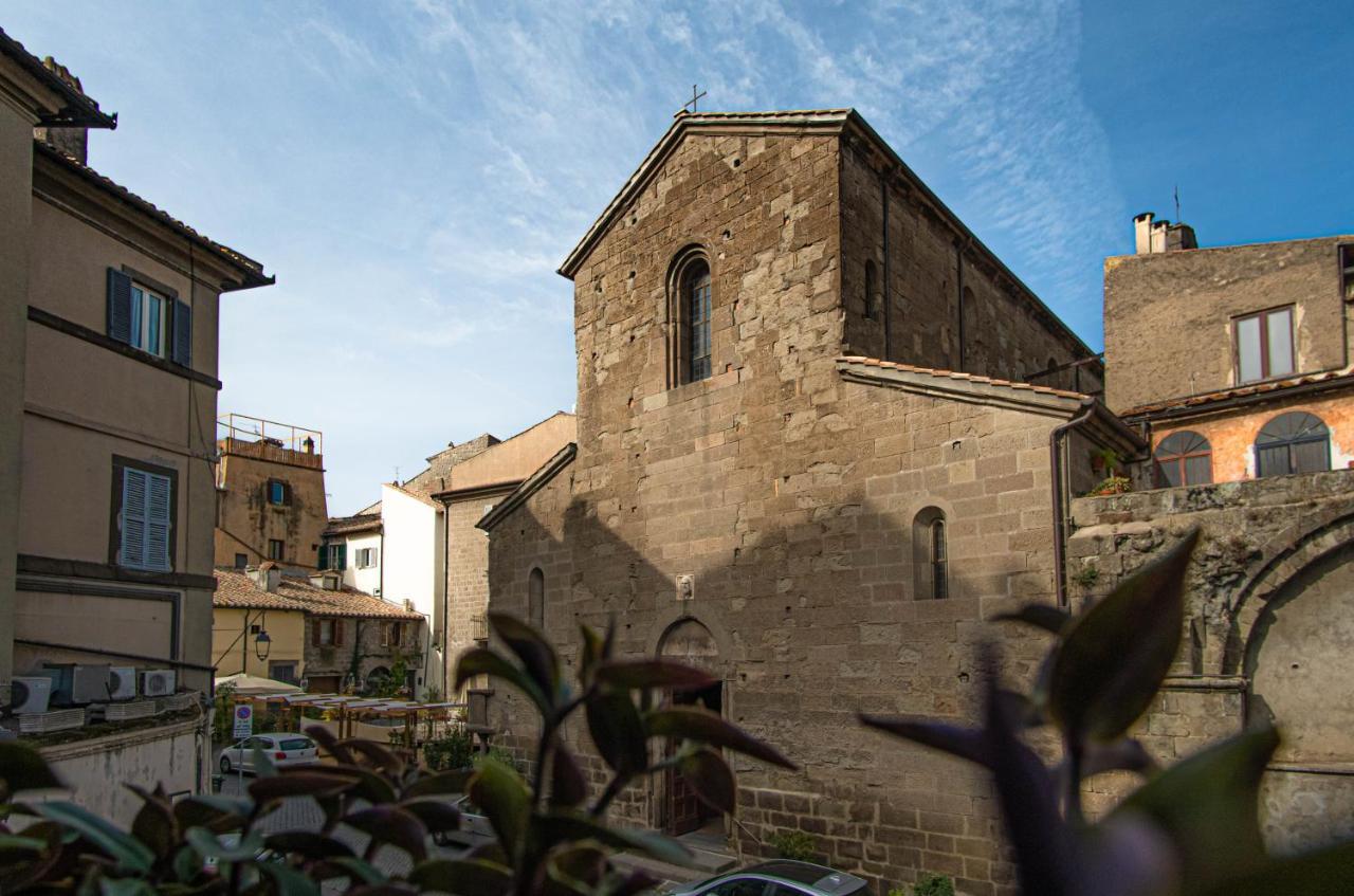 Appartamento Piazza Santa Maria Nuova Viterbo Bagian luar foto