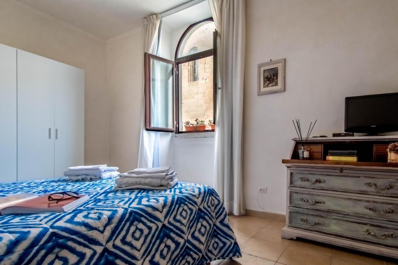 Appartamento Piazza Santa Maria Nuova Viterbo Bagian luar foto