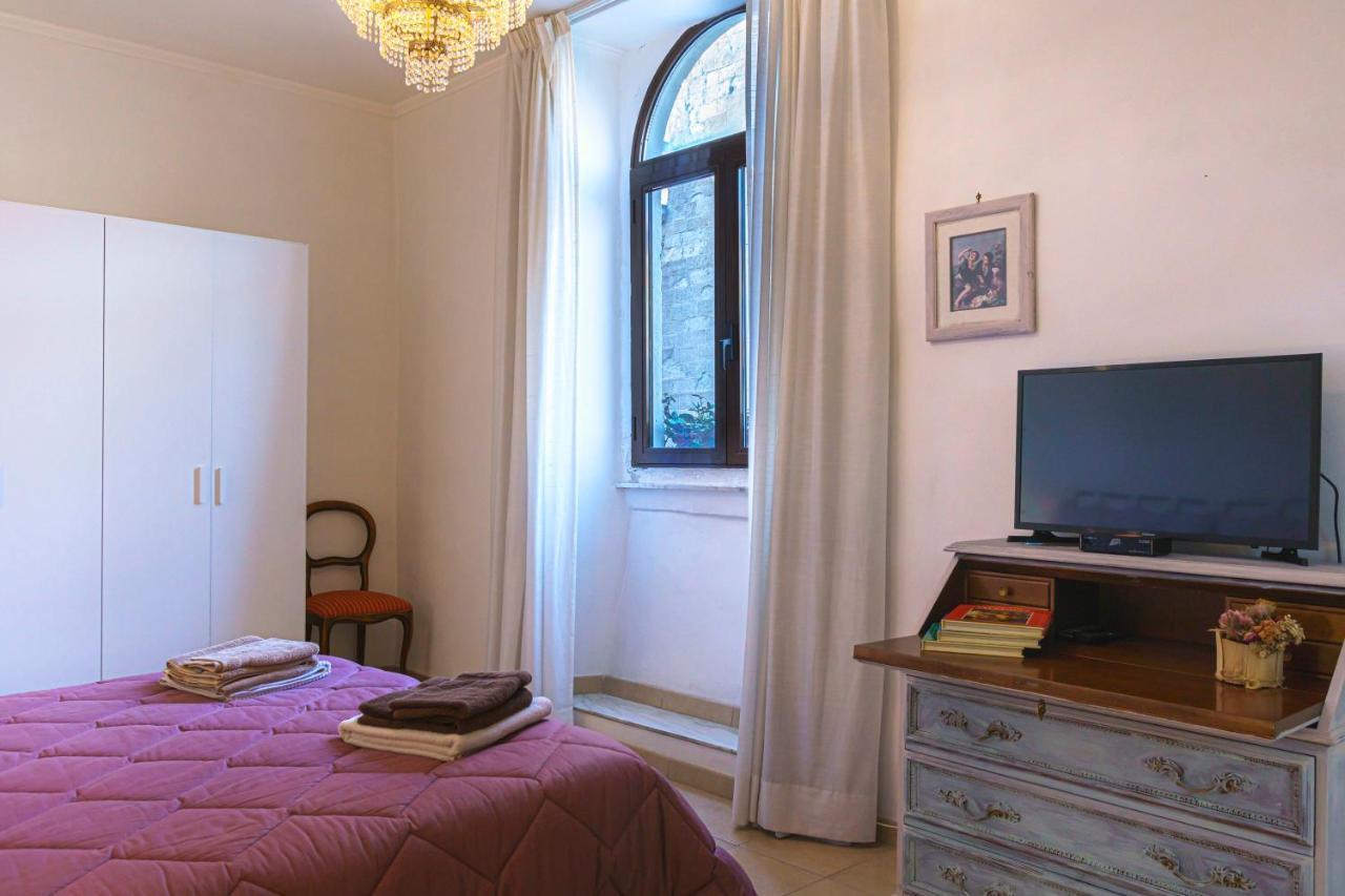Appartamento Piazza Santa Maria Nuova Viterbo Bagian luar foto