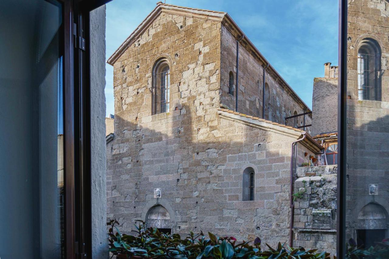 Appartamento Piazza Santa Maria Nuova Viterbo Bagian luar foto
